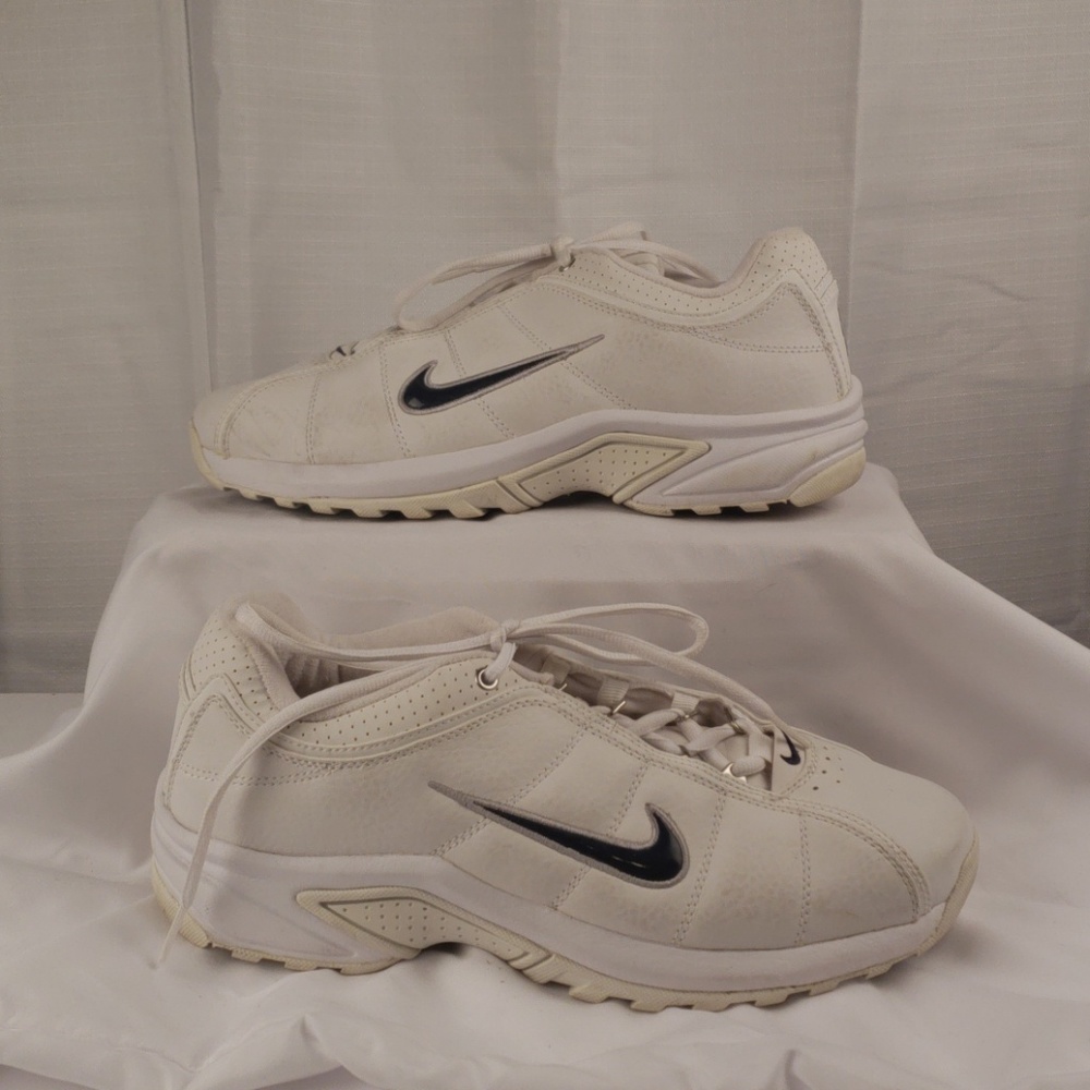 ay

Nike Air Mens 11Athletic Sneaker Cross Trainer